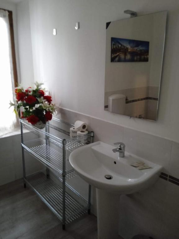 B&Belen Selfcheck-In No Francesi Grazie Parma Luaran gambar